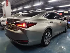 2021 Lexus ES 200 Excellence — фото 4