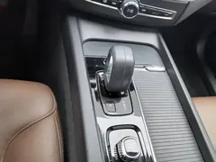 2022 Volvo XC60 4WD Zhiyi Luxury, белый — фото 13