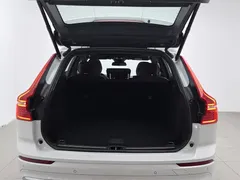 2022 Volvo XC60 4WD Zhiyi Luxury, белый — фото 16