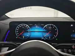 2021 Mercedes-Benz GLB 200 Sport — фото 16