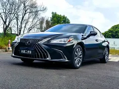 2022 Lexus ES 300h Excellence — фото 1