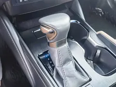 2022 Lexus ES 300h Excellence — фото 12