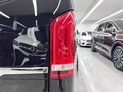 2021 Mercedes-Benz Vito 2.0T Elite 7-seat, чёрный — фото 32