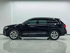 2023 Audi Q7 45 TFSI quattro S line Sport, чёрный — фото 3