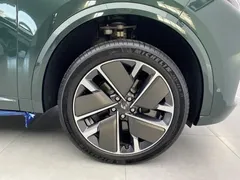 2025 Li Auto L9 Smart Refresh, зелёный — фото 9