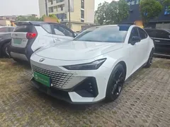 2023 Changan UNI-V 1.5T Smart Pilot, белый — фото 1