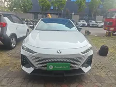 2023 Changan UNI-V 1.5T Smart Pilot, белый — фото 3
