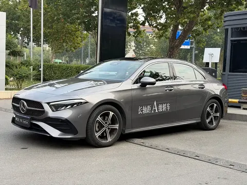 2023 Mercedes-Benz A-Class A 200 L Fashion