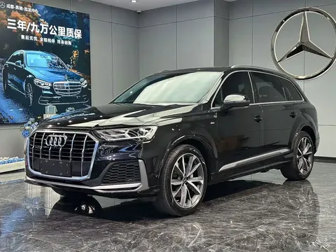 2023 Audi Q7 55 TFSI quattro S line Sport