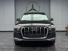 2023 Audi Q7 55 TFSI quattro S line Sport, чёрный — фото 2