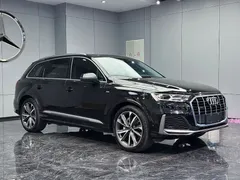 2023 Audi Q7 55 TFSI quattro S line Sport, чёрный — фото 3