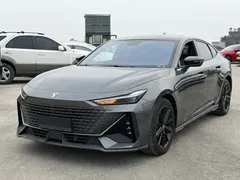 2023 Changan UNI-V 1.5T Premium — фото 1