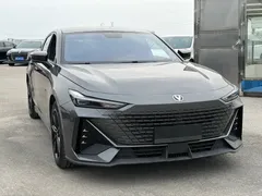 2023 Changan UNI-V 1.5T Premium — фото 3