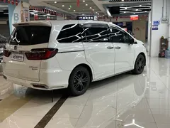 2022 Honda Odyssey 2.0L e:HEV, белый — фото 4