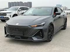 2023 Changan UNI-V 1.5T Premium — фото 1