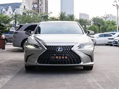 2022 Lexus ES 300h Premium — фото 2