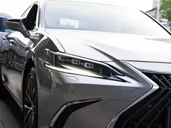 2022 Lexus ES 300h Premium — фото 6
