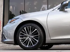 2022 Lexus ES 300h Premium — фото 8