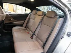 2022 Lexus ES 300h Premium — фото 12