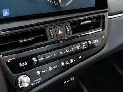 2022 Lexus ES 300h Premium — фото 17