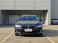 2021 BMW 5 Series 530Li Luxury Package, чёрный — фото 3