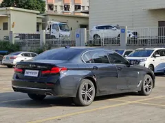2021 BMW 5 Series 530Li Luxury Package, чёрный — фото 6