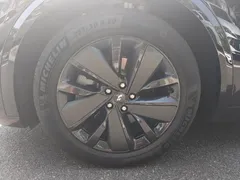 2025 Li Auto L8 Smart Refresh, чёрный — фото 16