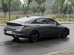 2022 Hyundai Elantra 1.5L CVT Flagship TOP — фото 4