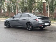 2022 Hyundai Elantra 1.5L CVT Flagship TOP — фото 6