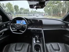 2022 Hyundai Elantra 1.5L CVT Flagship TOP — фото 9