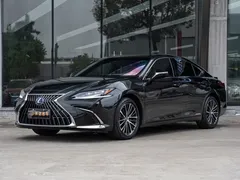 2021 Lexus ES 300h Premium, чёрный — фото 1