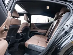 2021 Lexus ES 300h Premium, чёрный — фото 10