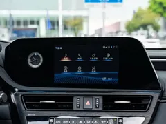 2021 Lexus ES 300h Premium, чёрный — фото 16