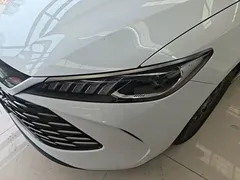 2025 BYD Qin PLUS DM-i PHEV Smart Driving 55km Leading, белый — фото 24
