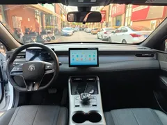 2025 BYD Qin PLUS DM-i PHEV Smart Driving 55km Leading, белый — фото 10