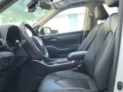 2022 Toyota Highlander 2.5L Hybrid 4WD Ultimate 7-seat, белый — фото 4