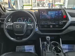 2022 Toyota Highlander 2.5L Hybrid 4WD Ultimate 7-seat, белый — фото 9