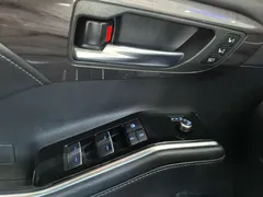 2022 Toyota Highlander 2.5L Hybrid 4WD Ultimate 7-seat, белый — фото 17