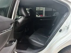 2021 Toyota Camry Hybrid 2.5HGVP Leading, белый — фото 11