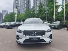 2024 Volvo XC60 4WD Luxury, белый — фото 2