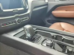 2024 Volvo XC60 4WD Luxury, белый — фото 3