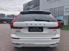 2024 Volvo XC60 4WD Luxury, белый — фото 11
