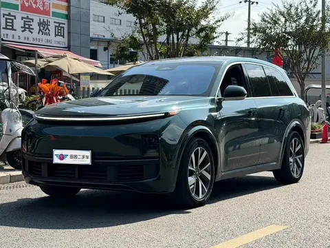2023 Li Auto L8