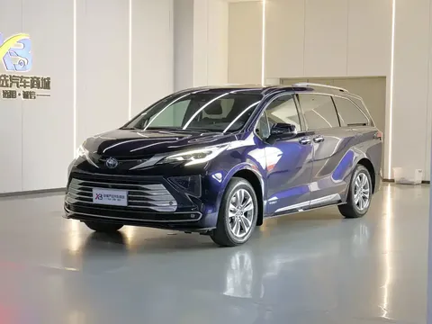 2021 Toyota Sienna 2.5L Hybrid Platinum