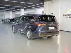 2021 Toyota Sienna 2.5L Hybrid Platinum, синий — фото 4
