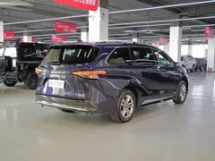 2021 Toyota Sienna 2.5L Hybrid Platinum, синий — фото 7