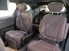 2021 Toyota Sienna 2.5L Hybrid Platinum, синий — фото 10