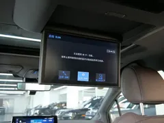 2021 Toyota Sienna 2.5L Hybrid Platinum, синий — фото 16