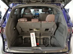 2021 Toyota Sienna 2.5L Hybrid Platinum, синий — фото 19
