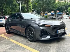 2023 Changan UNI-V 1.5T Premium — фото 3